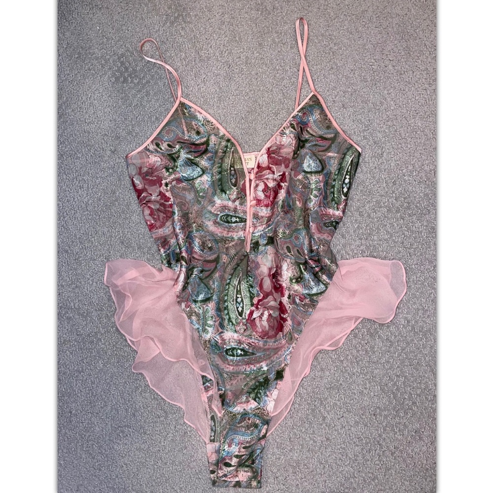 🌷STUNNING Vintage Victoria’s Secret Teddy Lingerie🌷